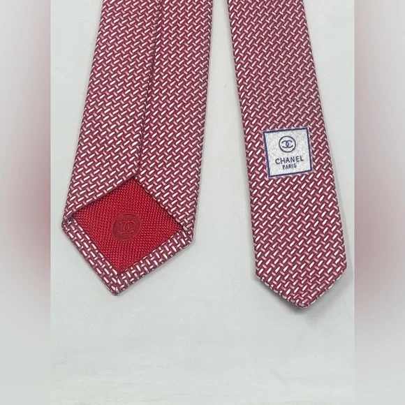 Vintage Chanel Men’s Tie Red Geometric Blue CC Logo Cotton Silk Italy - Picture 4 of 9